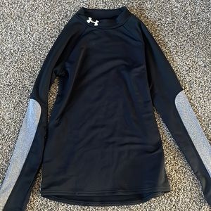 Under Armour Cold Gear youth medium fitted - great condition
